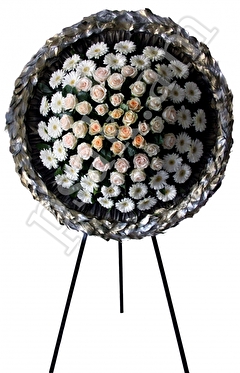 Wreath of white gerberas