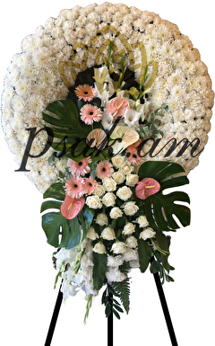 Wreath with Laceleafs and white chrysanthemums