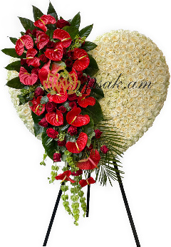 Սպիտակ Վարդերով Ծաղկեպսակ Սիրտ